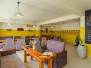 The Hosteller Fort Kochi, Ocean Edge的休息区
