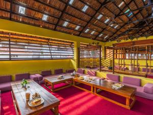 The Hosteller Fort Kochi, Ocean Edge的休息区