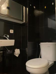 Bagno di RedDoorz Plus near Parahyangan University