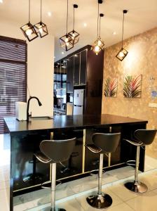 Kuchyň nebo kuchyňský kout v ubytování Cyberjaya Puchong JWJ Pool Villa