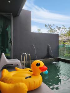 Bazén v ubytování Cyberjaya Puchong JWJ Pool Villa nebo v jeho okolí
