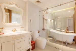 Phòng tắm tại Hoang Trieu Hotel