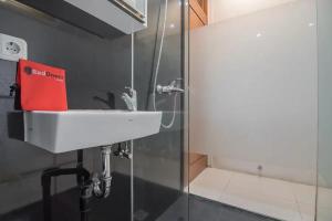 Bagno di RedDoorz Plus near Parahyangan University