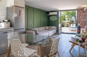 Posezení v ubytování Villa - Piscine partagée dans résidence privée - Proche Cannes