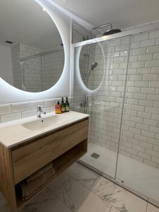 Bilik mandi di Seafront Apartment - Costa Brava +8 gambar