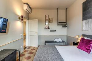 A bed or beds in a room at CORNER211