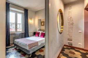 A bed or beds in a room at CORNER211