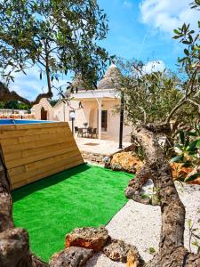 Κήπος έξω από το Trullo dueConi