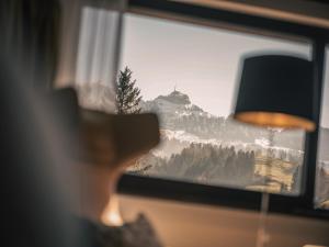 Nespecifikovaný výhled na hory nebo výhled na hory při pohledu z hotelu