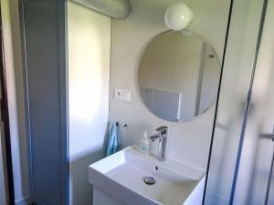 Kúpeľňa v ubytovaní Holiday Home Vlkov by Interhome