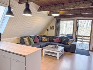 Posezení v ubytování Chalet Waldrauschen by Interhome + 30 fotografií