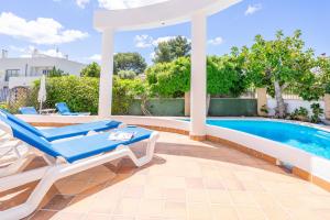 The swimming pool at or close to Villa d'Es Trenc