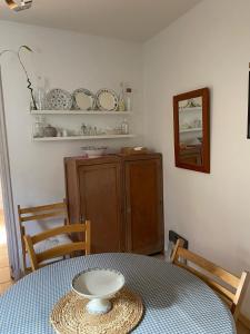 Photo de la galerie de l'établissement La maison des Teinturiers maison de ville avec jardin, à Bayeux 24 autres photos