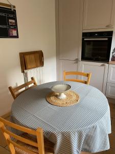 Photo de la galerie de l'établissement La maison des Teinturiers maison de ville avec jardin, à Bayeux