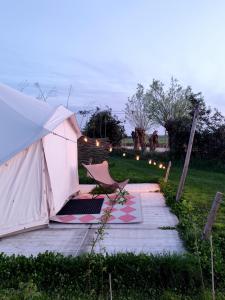 Voedselbos Camping Koperwiek外面的花园