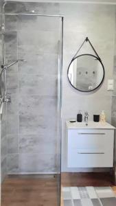 Łazienka w obiekcie Apartamenty Kuracyjna