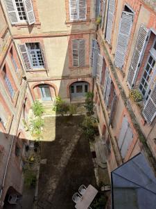 Foto dalla galleria di "Le Dix", emplacement exceptionnel, parking inclus a Montauban