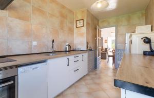 Kuchyň nebo kuchyňský kout v ubytování Cozy Apartment In Puerto De Mazarrón + 22 fotografií
