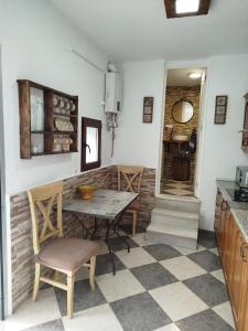 A kitchen or kitchenette at Casa Monte Los Peñasquitos