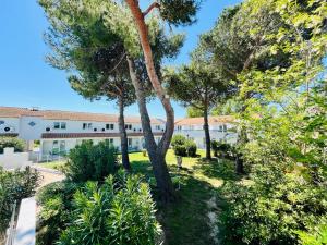 Zahrada ubytování Artemia Aigues-Mortes - Hotel avec piscine