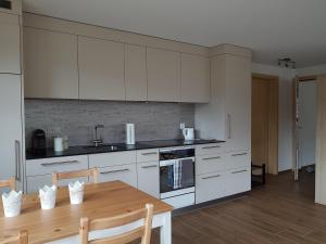 Afbeelding uit fotogalerij van Sonnen-Panorama in Adelboden