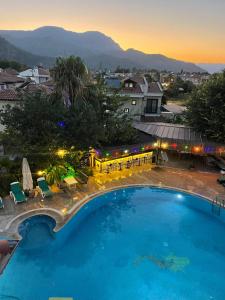 Bazén v ubytování Hotel Konak Su nebo v jeho okolí