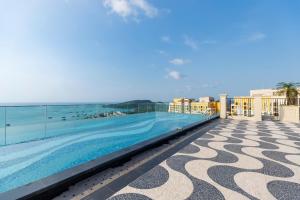 Kolam renang di atau dekat dengan Sky Apartment 1 Bed Rooom Ocean view