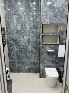 Ένα μπάνιο στο ЖК Central Park