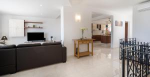 Posezení v ubytování Seaview Rooftop, 3 bed, 2 bath