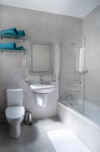 Koupelna v ubytování Seaview Rooftop, 3 bed, 2 bath
