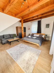 Posteľ alebo postele v izbe v ubytovaní Wellness hotel & minipivovar Kněžínek