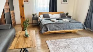 Posteľ alebo postele v izbe v ubytovaní Wellness hotel & minipivovar Kněžínek