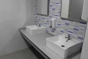 Ett badrum på Albergue Folgueira