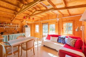 Φωτογραφία από το άλμπουμ του Secluded cabin in an organic farm, 1bd with AC, pet friendly σε Orgiva