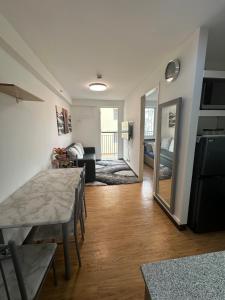 Η κουζίνα ή μικρή κουζίνα στο Condo near Paradise Beach jetty