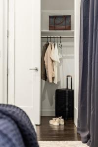 Ảnh trong thư viện ảnh của Stylish 3BR Designer Home in Harlem! ở New York