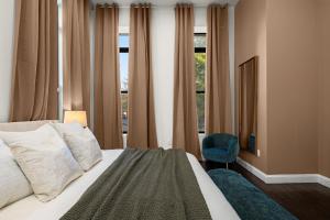 Ảnh trong thư viện ảnh của Stylish 3BR Designer Home in Harlem! ở New York