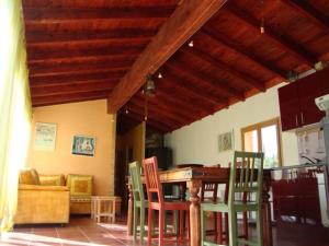 Χώρος καθιστικού στο Canigou Gites big pool sleeps many