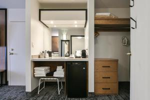 Köök või kööginurk majutusasutuses AX Hotel