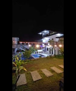 Bazén v ubytování Casa De Gracia Private Resort Staycation nebo v jeho okolí