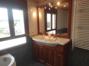 Ένα μπάνιο στο Vila Mont Rebei +60 φωτογραφίες