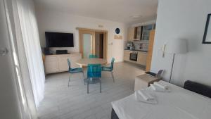 Kuchyňa alebo kuchynka v ubytovaní Apartments Villa Alba