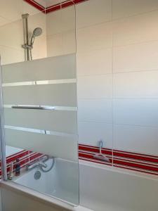 Ένα μπάνιο στο La Villa Brise Marine +15 φωτογραφίες