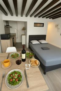 Gallery image of Appartement Vue Cathédrale- Centre ville Meaux-Gare-Disney in Meaux