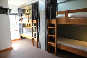 Pograd oz. pogradi v sobi nastanitve Glengarriff Hostel