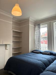 Postel nebo postele na pokoji v ubytování Superb Triple Room near Croke Park - 4