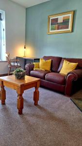 Predel za sedenje v nastanitvi Glengarriff Hostel