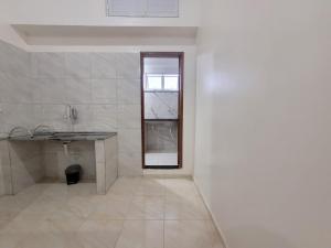 Ένα μπάνιο στο POUSADA CARIOCA em frente ao SANTUARIO DE NOVA FÁTIMA