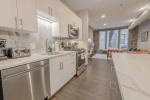 Kuchyň nebo kuchyňský kout v ubytování Downton Boston Luxurious 2 Bed