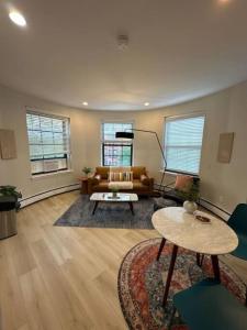 Et opholdsområde på Modern studio apartment